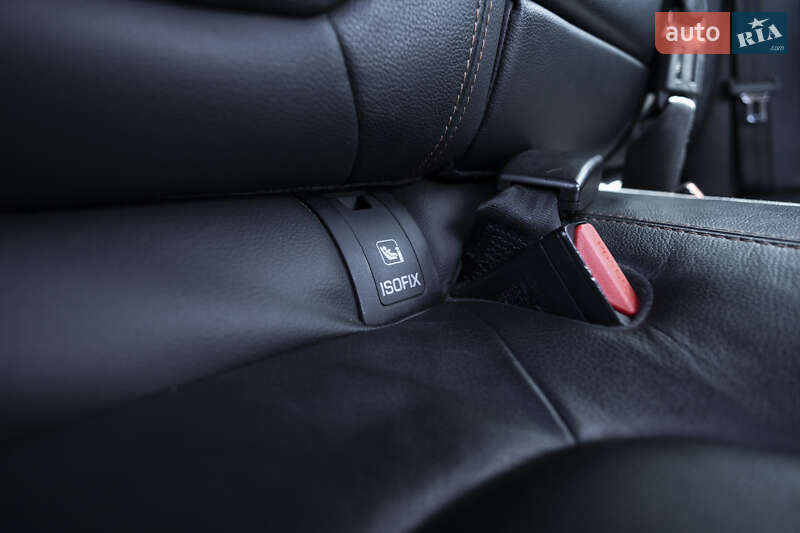 Седан Jaguar XE 2016 в Львове