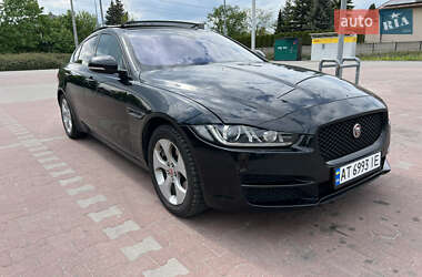 Седан Jaguar XE 2017 в 