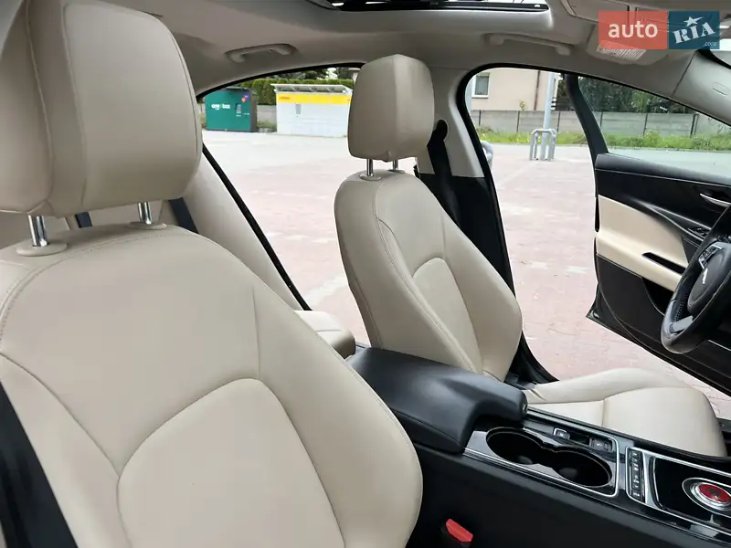 Jaguar XE 2017 VIN SAJAS4BN2HA977906 фото оголошення 27 з 104