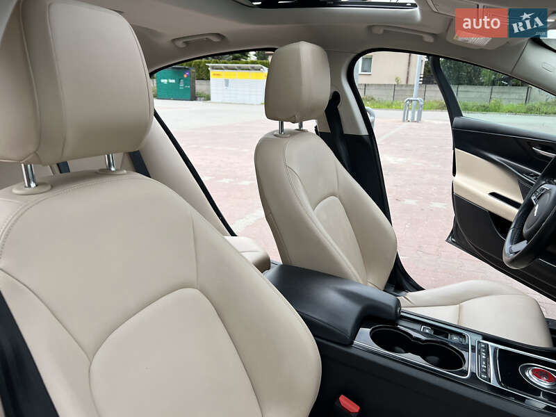 Седан Jaguar XE 2017 в Ивано-Франковске фото 27 Седан Jaguar XE 2017 в Ивано-Франковске