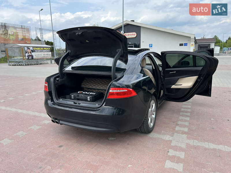 Седан Jaguar XE 2017 в Ивано-Франковске фото 33 Седан Jaguar XE 2017 в Ивано-Франковске