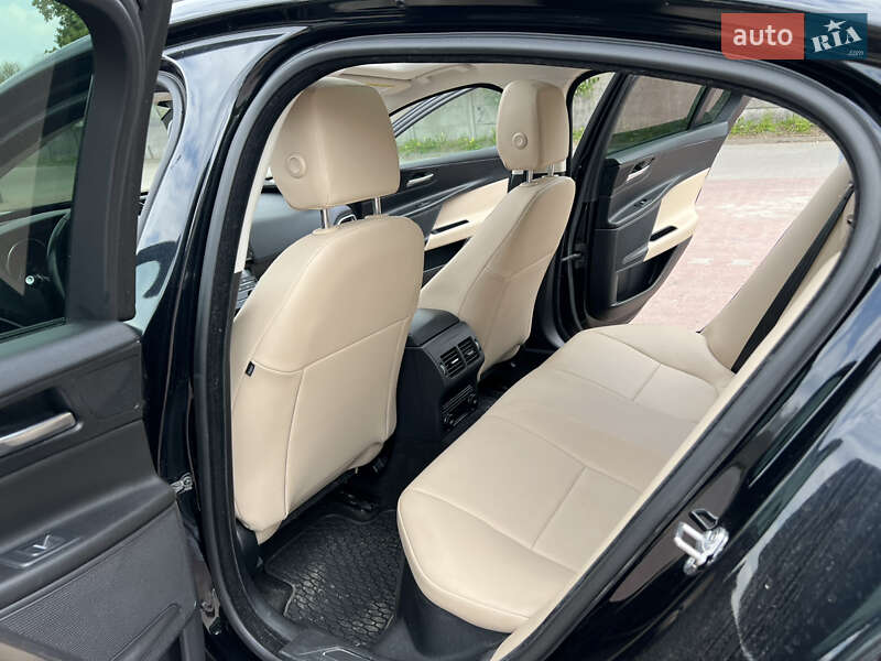 Седан Jaguar XE 2017 в Ивано-Франковске фото 39 Седан Jaguar XE 2017 в Ивано-Франковске