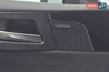 Седан Jaguar XE 2018 в 