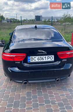 Седан Jaguar XE 2018 в 