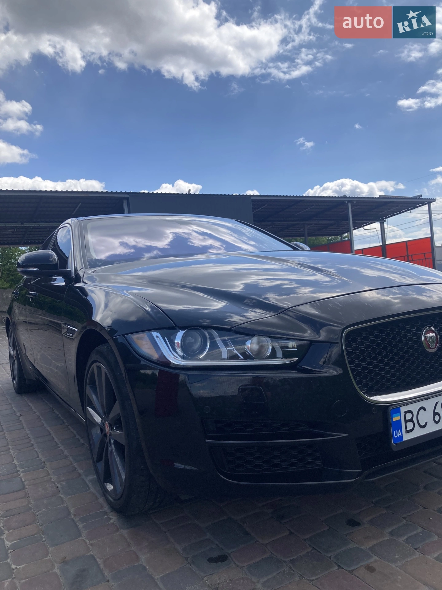 2018 Jaguar XE - мініатюра 2