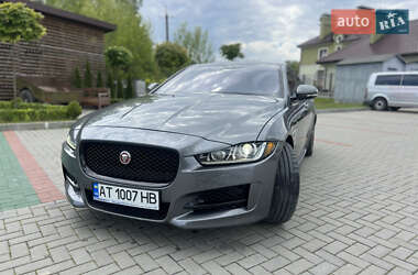 Седан Jaguar XE 2016 в 