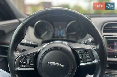 Седан Jaguar XE 2016 в 