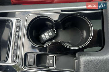 Седан Jaguar XE 2016 в 