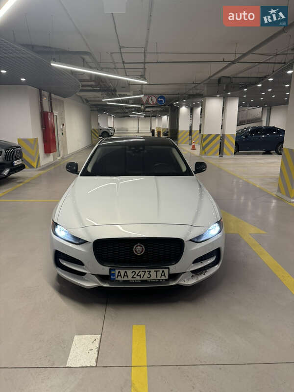 Jaguar XE 2019