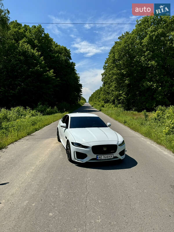Седан Jaguar XE 2021 в Івано-Франківську