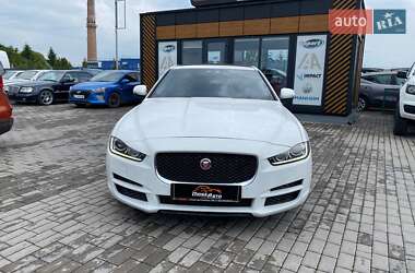 Седан Jaguar XE 2015 в 