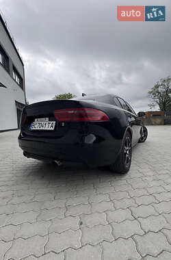 Седан Jaguar XE 2017 в 