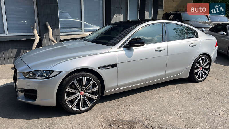 Седан Jaguar XE 2016 в Киеве фото 40 Седан Jaguar XE 2016 в Киеве