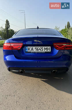 Седан Jaguar XE 2018 в 
