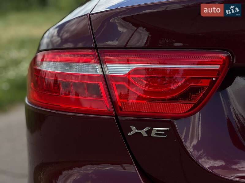 Седан Jaguar XE 2016 в Переяславе