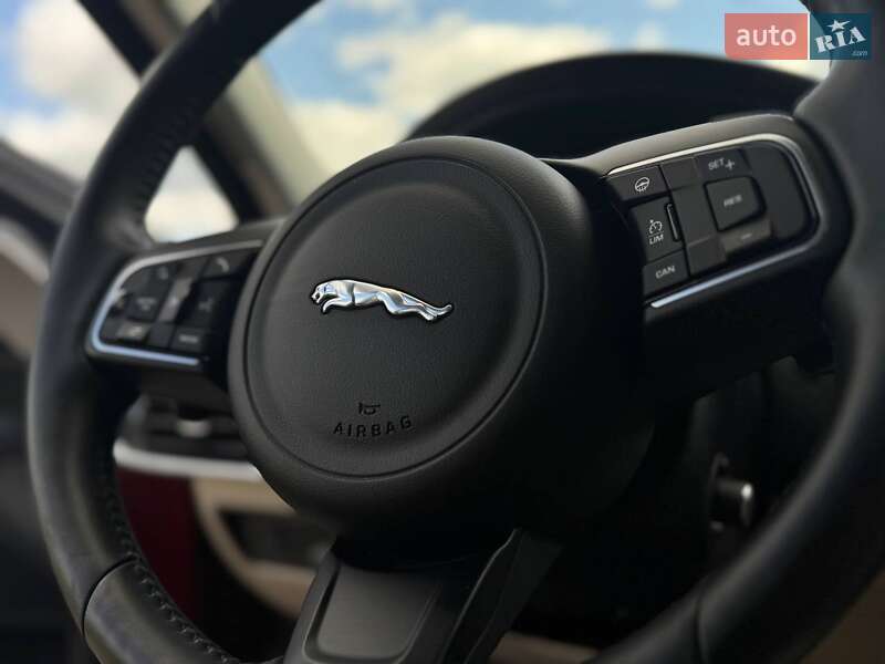 Седан Jaguar XE 2016 в Переяславе