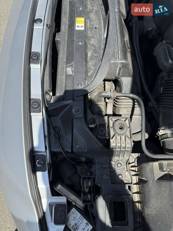 Седан Jaguar XE 2016 в Киеве фото 89 Седан Jaguar XE 2016 в Киеве