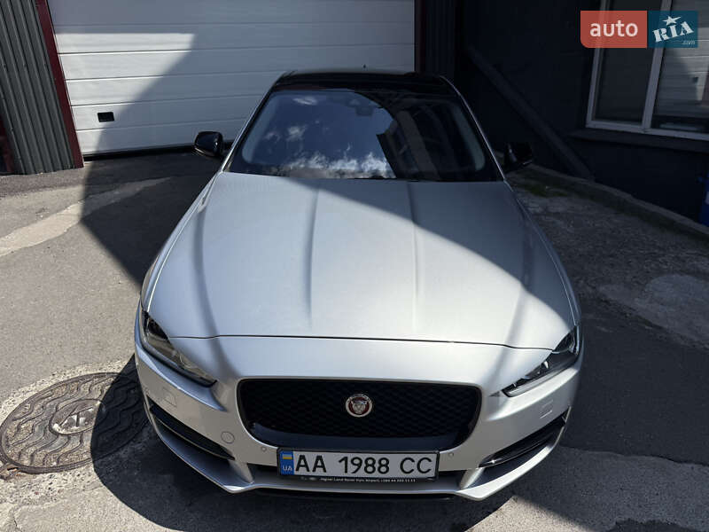 Седан Jaguar XE 2016 в Киеве фото 45 Седан Jaguar XE 2016 в Киеве