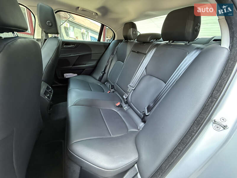 Седан Jaguar XE 2016 в Киеве фото 57 Седан Jaguar XE 2016 в Киеве