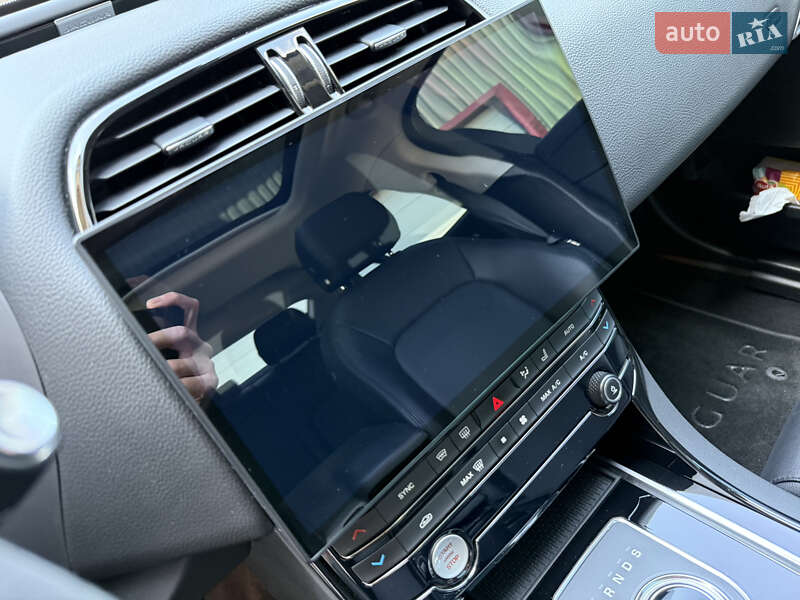 Седан Jaguar XE 2016 в Киеве фото 68 Седан Jaguar XE 2016 в Киеве