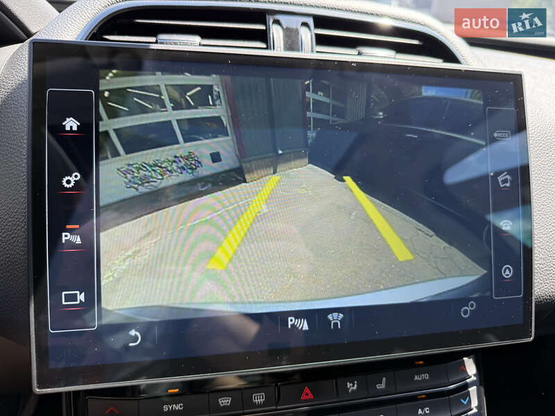 Седан Jaguar XE 2016 в Киеве фото 75 Седан Jaguar XE 2016 в Киеве