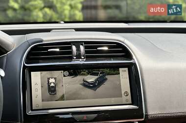Седан Jaguar XE 2024 в 