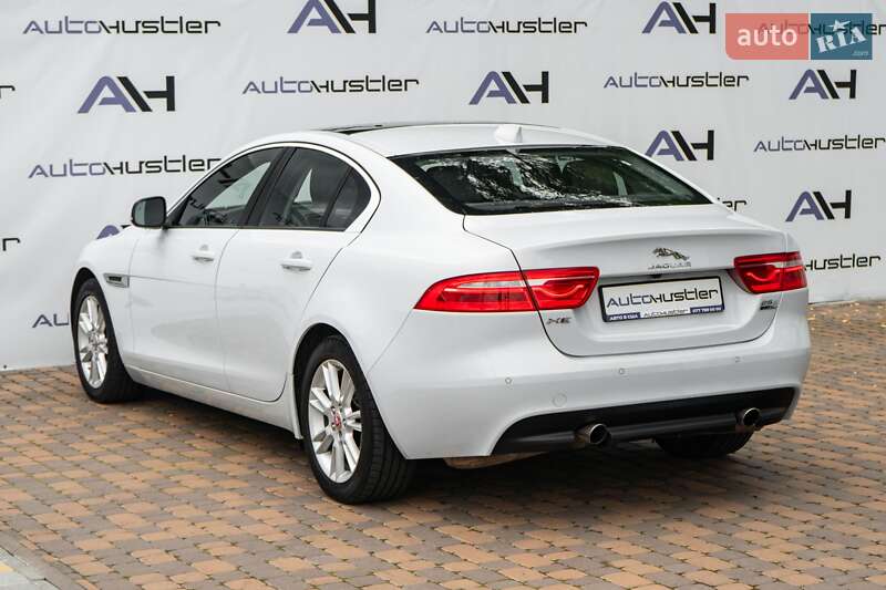 Седан Jaguar XE 2018 в Киеве