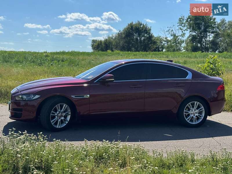 Седан Jaguar XE 2016 в Переяславе