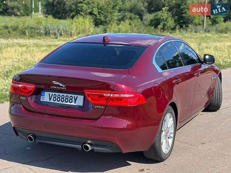 Седан Jaguar XE 2016 в Переяславе