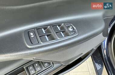 Седан Jaguar XE 2015 в 
