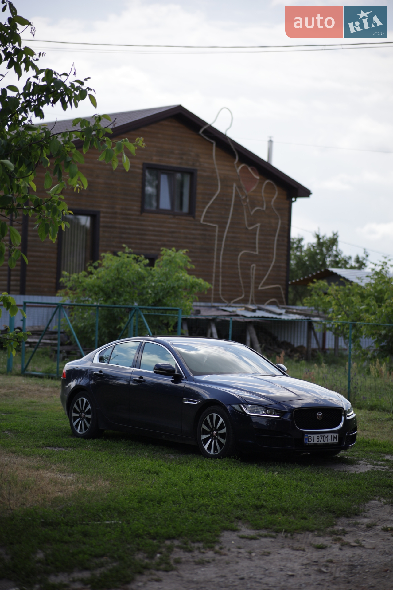 2015 Jaguar XE - мініатюра 4