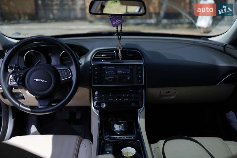 Седан Jaguar XE 2015 в Миргороде фото 5 Седан Jaguar XE 2015 в Миргороде