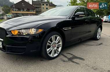 Седан Jaguar XE 2019 в 