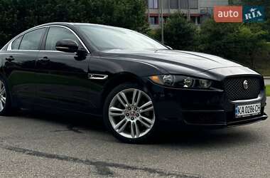 Седан Jaguar XE 2019 в 