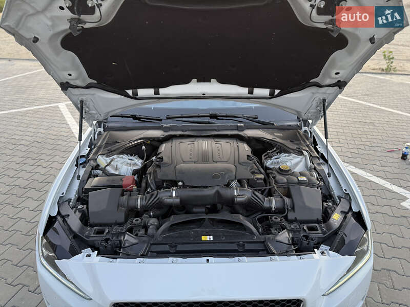 Седан Jaguar XE 2017 в Черкассах