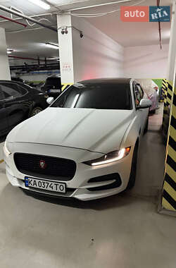 Седан Jaguar XE 2019 в Одесі