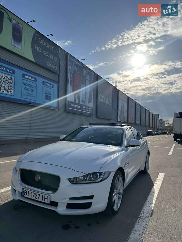 Седан Jaguar XE 2018 в Киеве