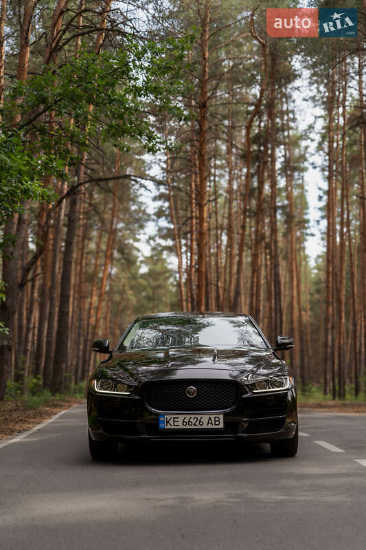 Седан Jaguar XE 2016 в Киеве
