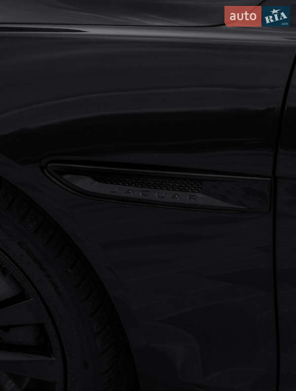 Седан Jaguar XE 2016 в Киеве