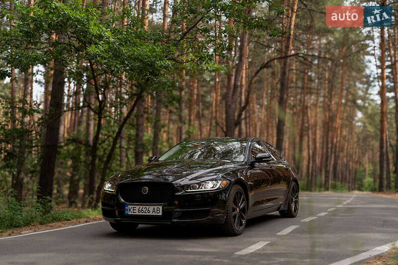 Седан Jaguar XE 2016 в Киеве