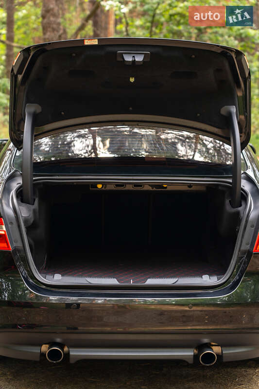 Седан Jaguar XE 2016 в Киеве