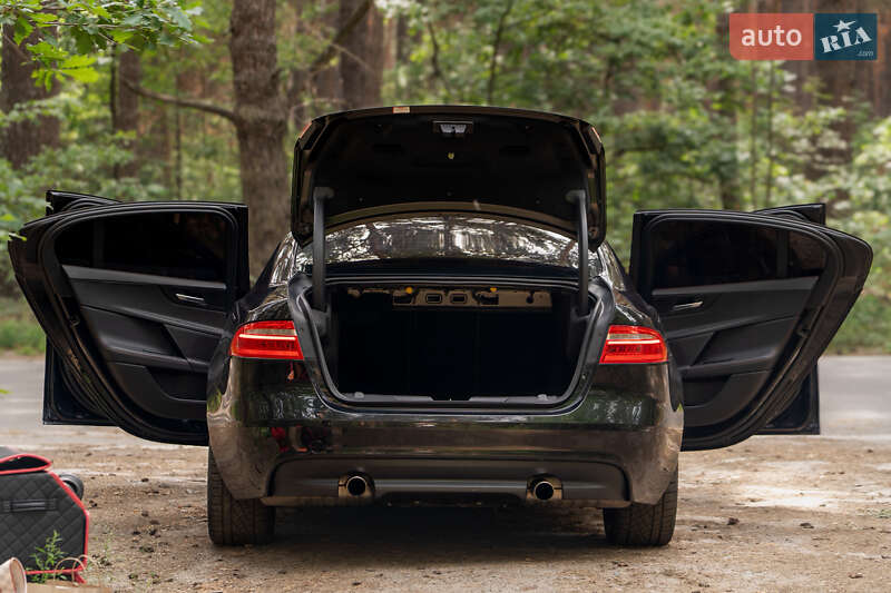 Седан Jaguar XE 2016 в Киеве