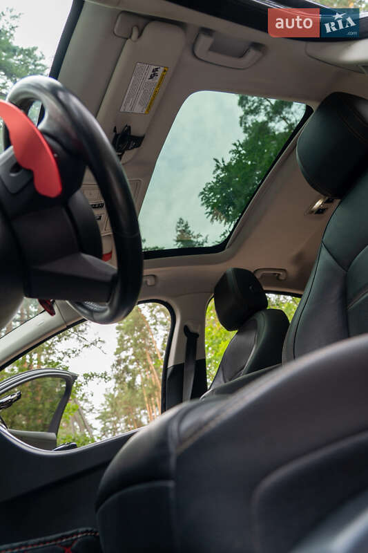 Седан Jaguar XE 2016 в Киеве