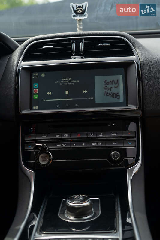 Седан Jaguar XE 2016 в Киеве