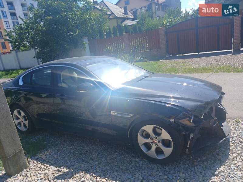 Седан Jaguar XE 2017 в Ивано-Франковске