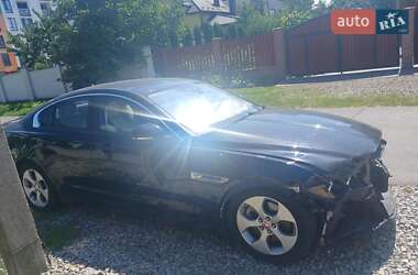 Седан Jaguar XE 2017 в 