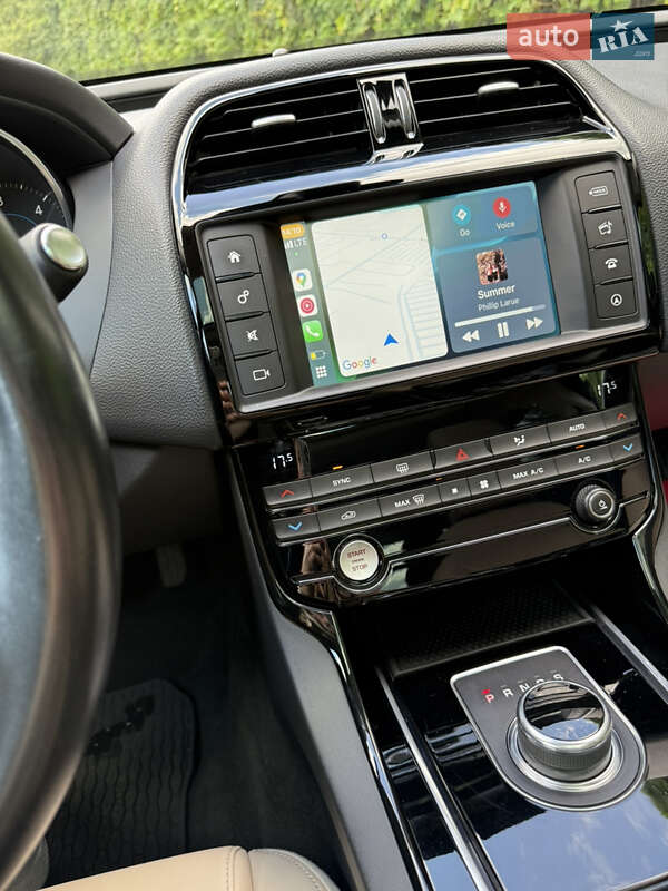 Седан Jaguar XE 2017 в Киеве фото 27 Седан Jaguar XE 2017 в Киеве