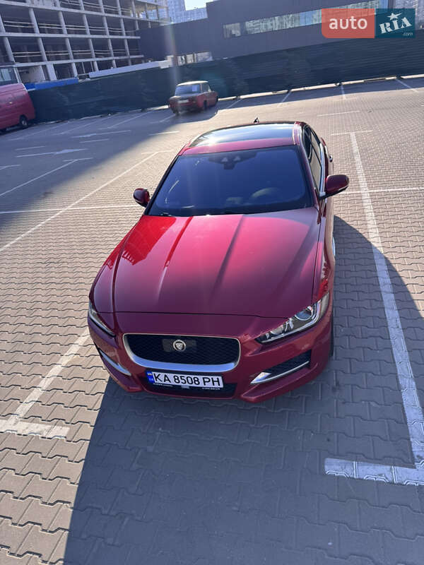Седан Jaguar XE 2016 в Киеве