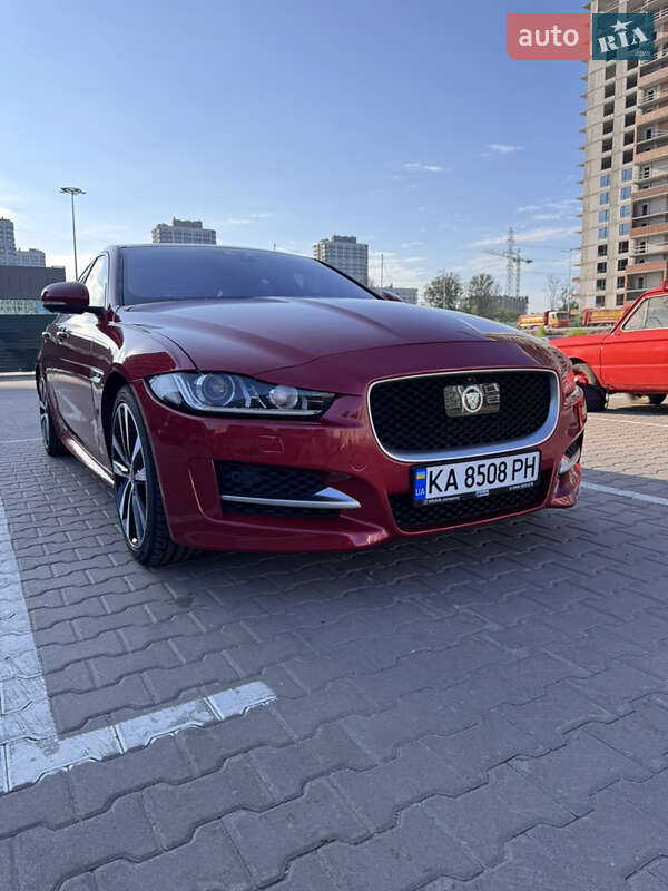 Седан Jaguar XE 2016 в Киеве
