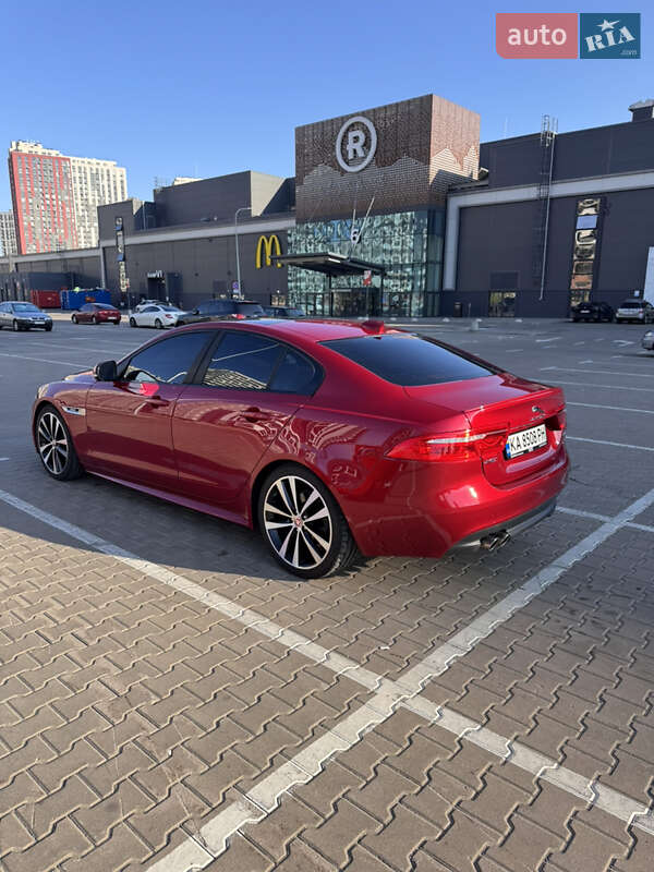 Седан Jaguar XE 2016 в Киеве
